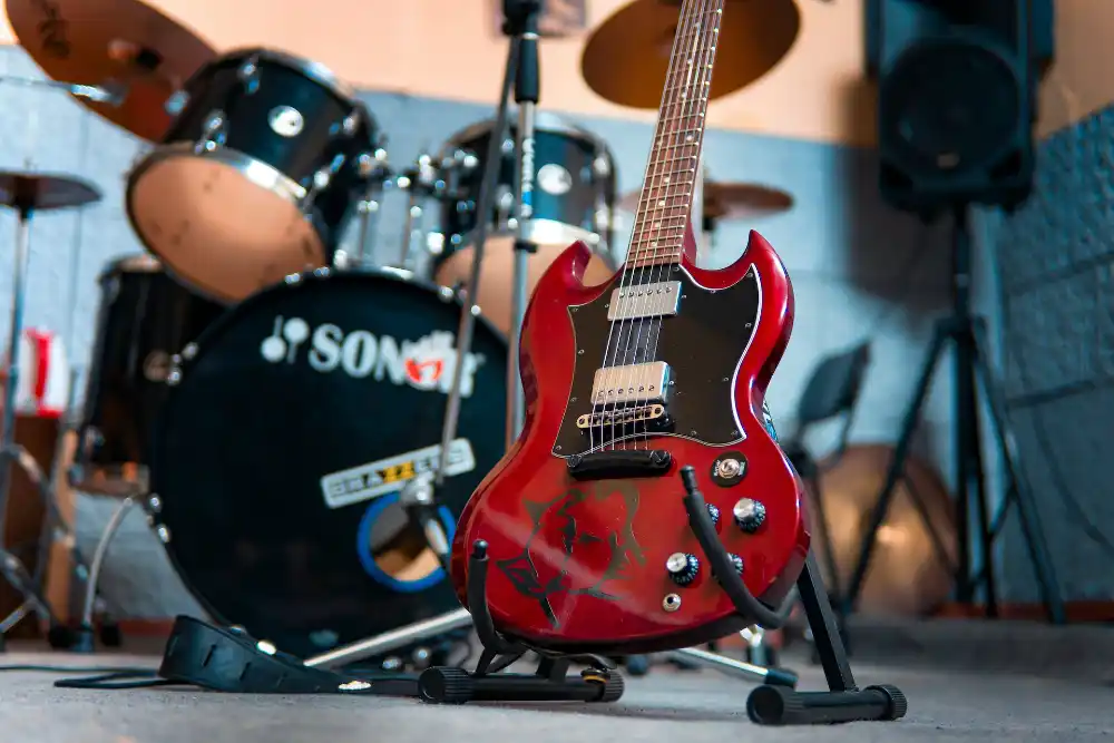 Gitara i perkusja przygotowane do nagrania zespołu z dojazdem w Opolu